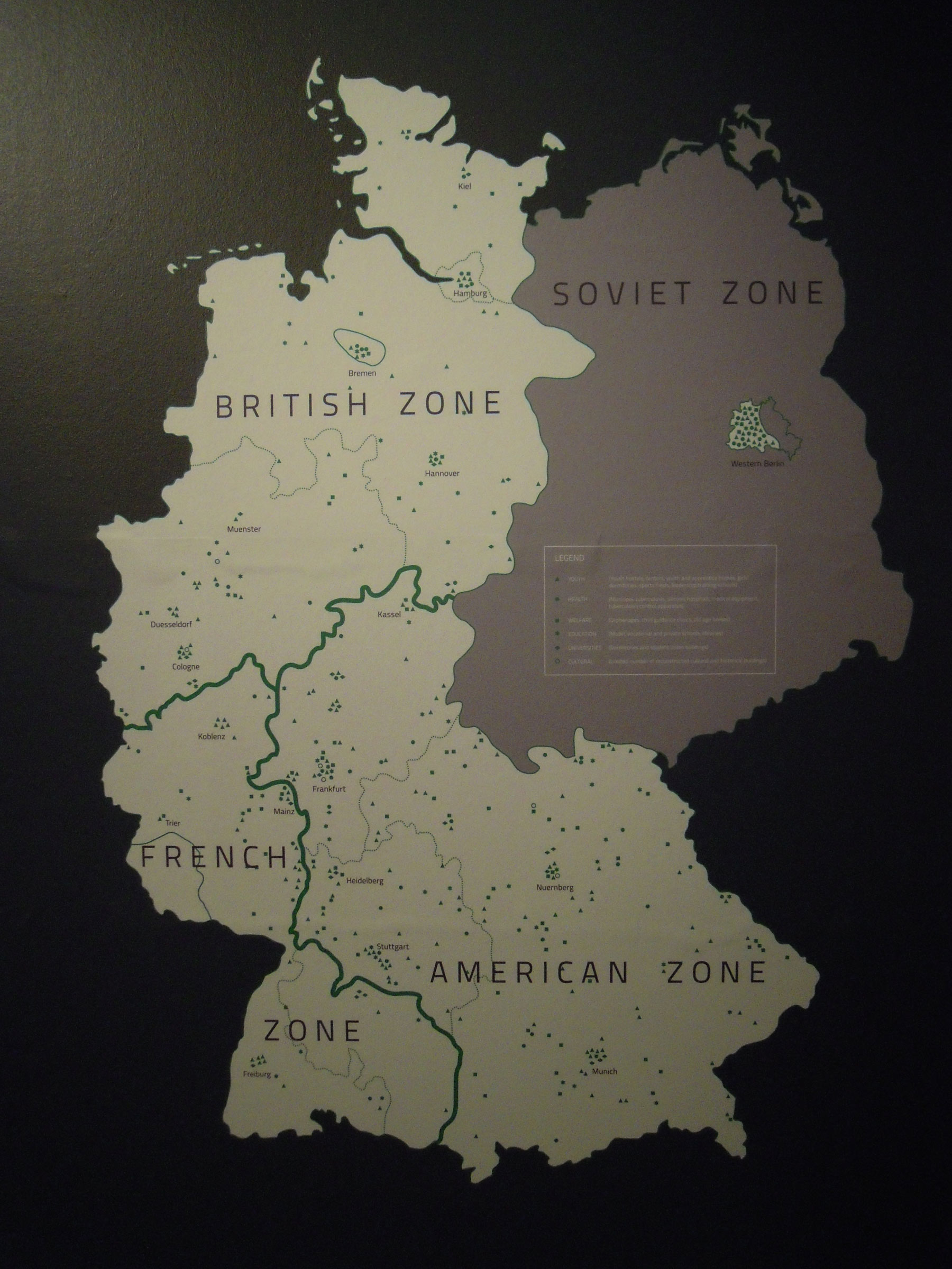 Berlijn verdeeld in 4 sectoren na WO2