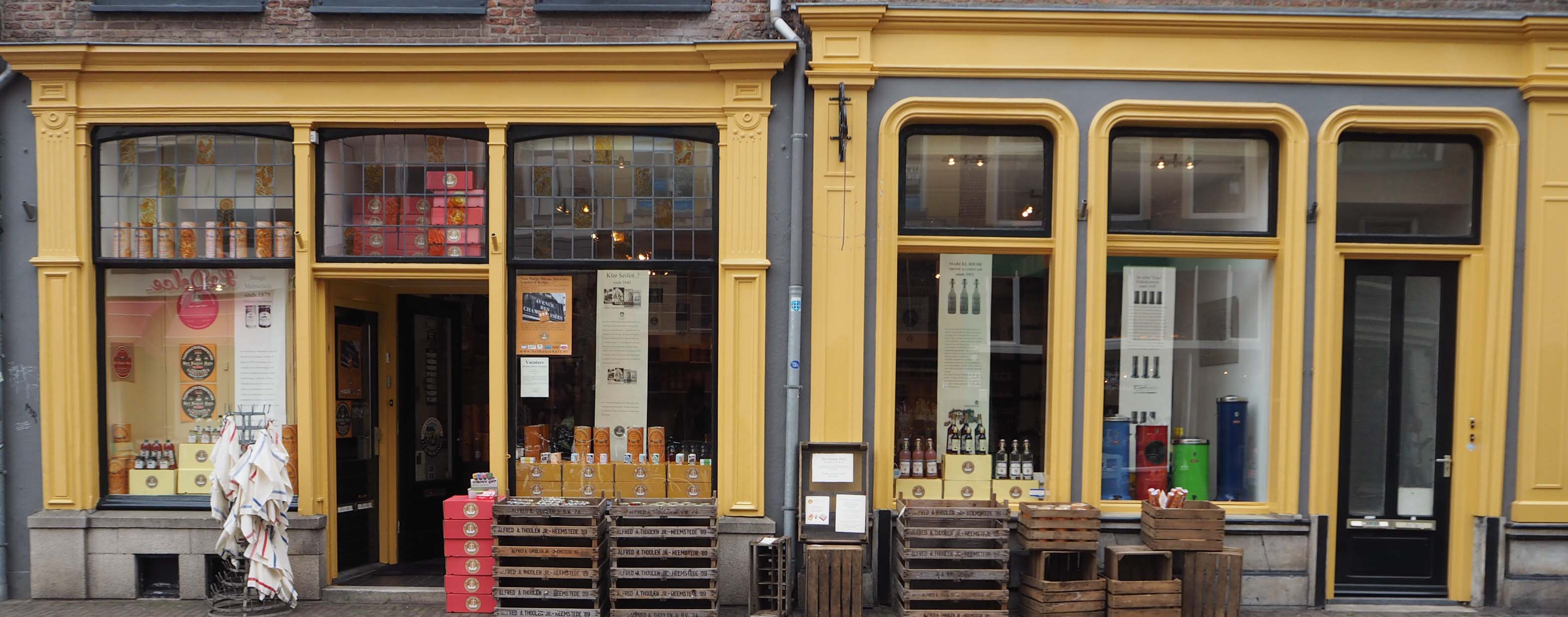 Het Hanze Huis in Zwolle biedt een uitgebreid assortiment aan authentieke levensmiddelen en cadeau-artikelen