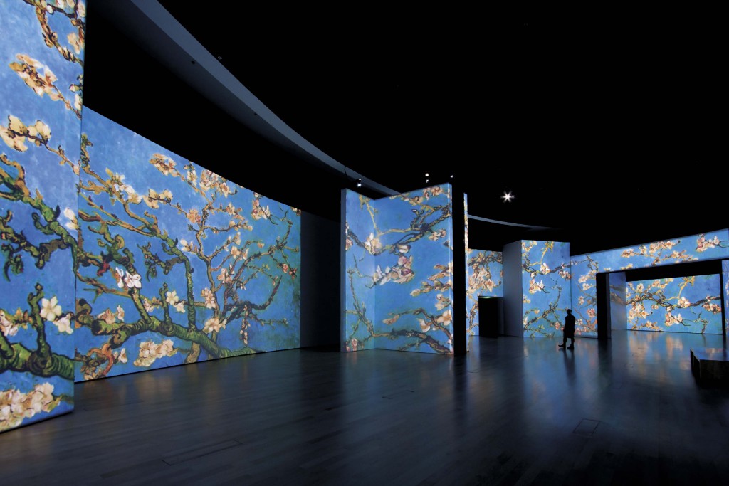 Amandelbloesem komen tot leven in Van Gogh Alive Berlijn