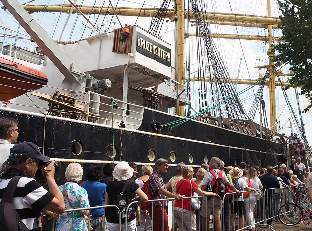 Kruzentern en de Sedov zijn de grootste zeilschepen ter wereld © Wilma Lankhorst