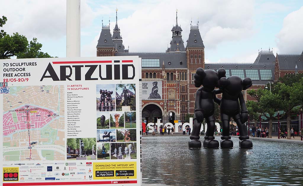 Infobord ARTZUID op Museumplein in Amsterdam