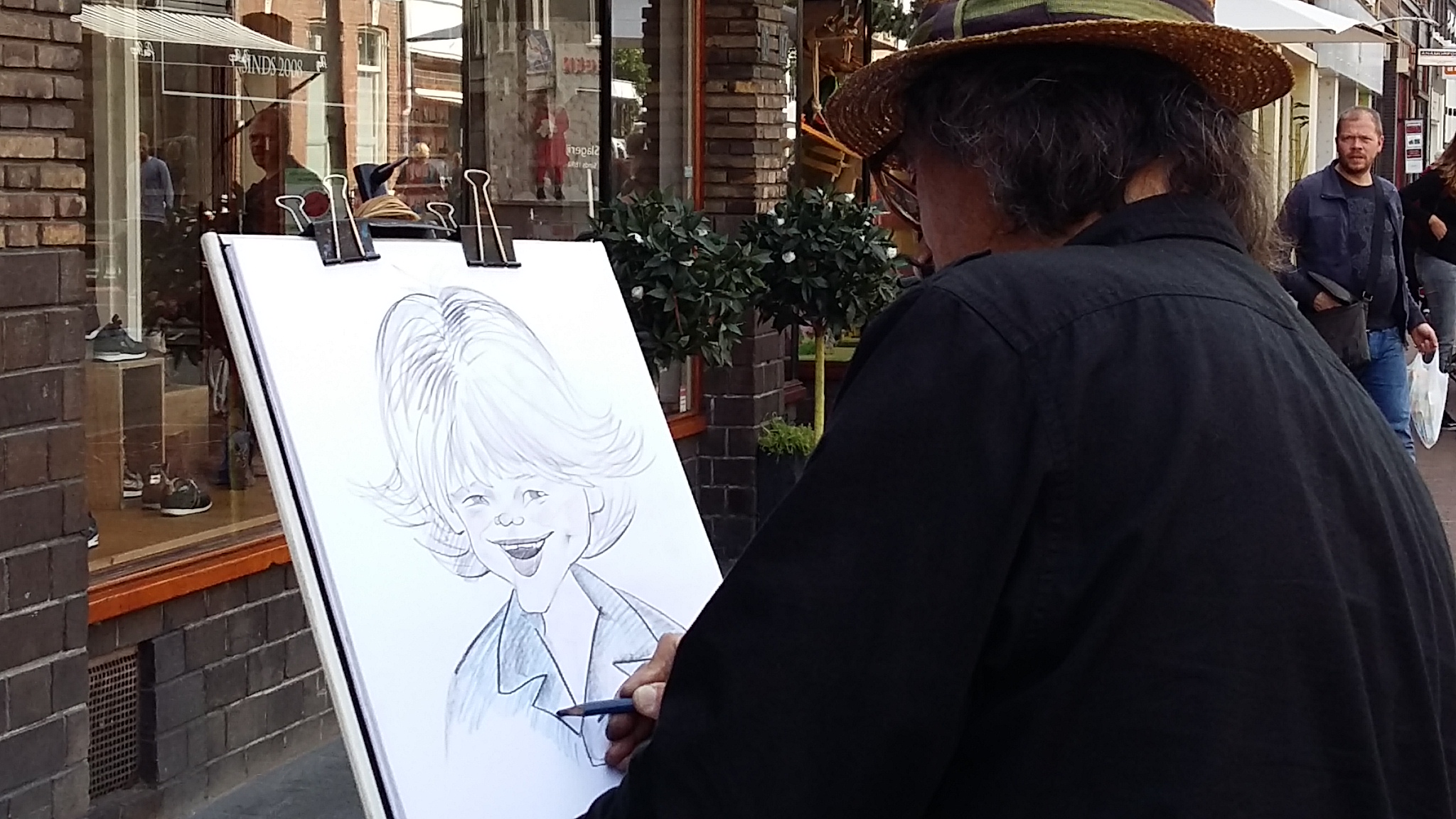 Volop creativiteit op straat in de van Welderenstraat tijdens the Big Draw Nijmegen
