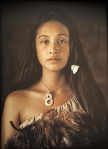 Maori vrouw uit Taupo, Rauwhiri Winitane Paki 2011 © Jimmy Nelson