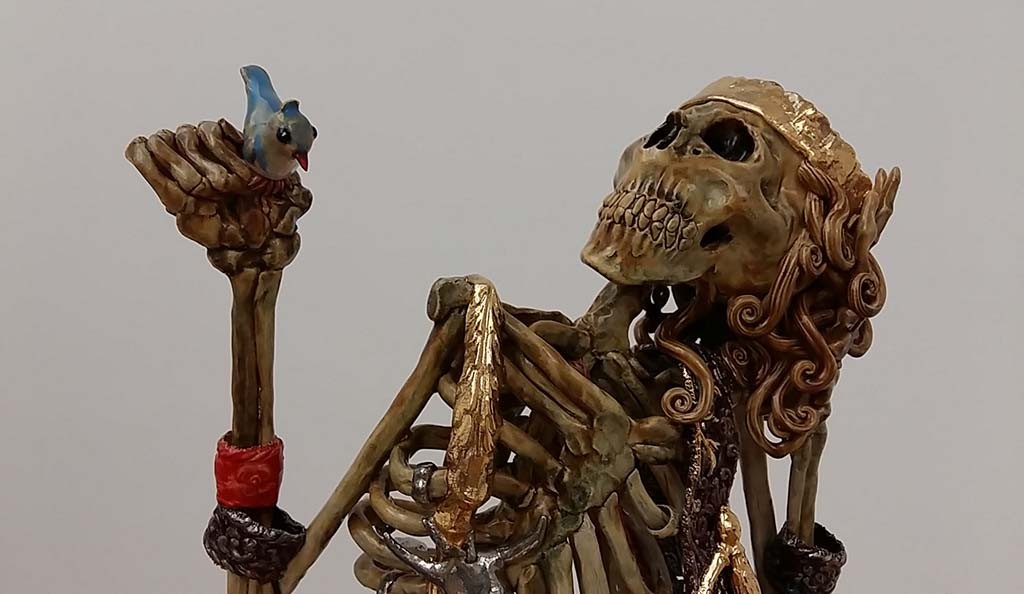 Carolein Smit (1960) Nl skelet met vogel detail - gallery Flatland AMS