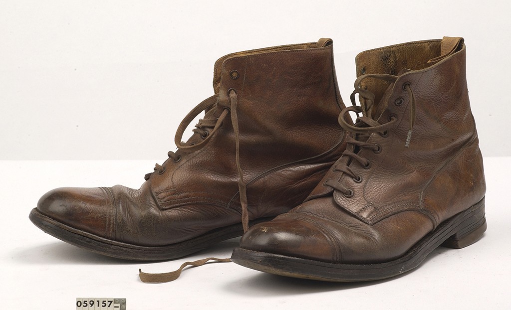 2016_DWDD 2 Soldaten schoenen collectie Nationaal Militair Museum