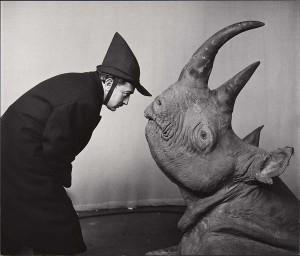 Philippe Halsman fotografeert Salvador Dali_rhinoceros_head_1956philippe_halsman_archive_magnum_photos_low res