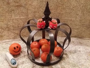 Oranjeroute - kroon met appeltjes van Oranje foto Wilma Lankhorst