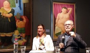 Emily Ansink (directeur Kunsthal Rotterdam) naast Fernando Botero foto Wilma Lankhorst