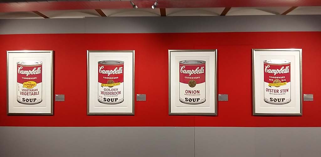 Andy Warhol in Beurs-van-Berlage-Amsterdam-deel-uit-serie-CAmpbell-soep-foto-Wilma-Lankhorst