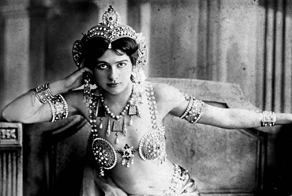  Mata Hari Campagnebeeld
