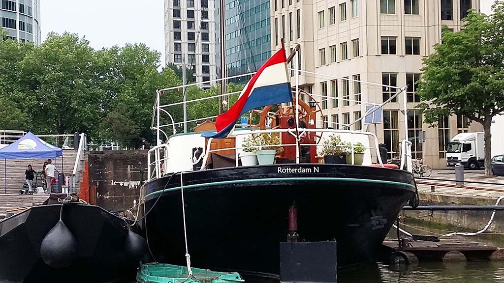  Rotterdam-SiC-woonboten-in-de-binnenhaven-foto-Wilma-Lankhorst