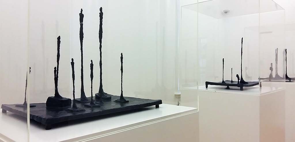 Giacometti_drie maal-compositie-met-meerdere-figuren-1950-voor-openplek-Giacometti-foto-Wilma-Lankhorst