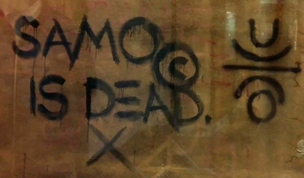Basquiat_graffiti-SAMO-is-dead-1980-NYC-foto-Wilma-Lankhorst