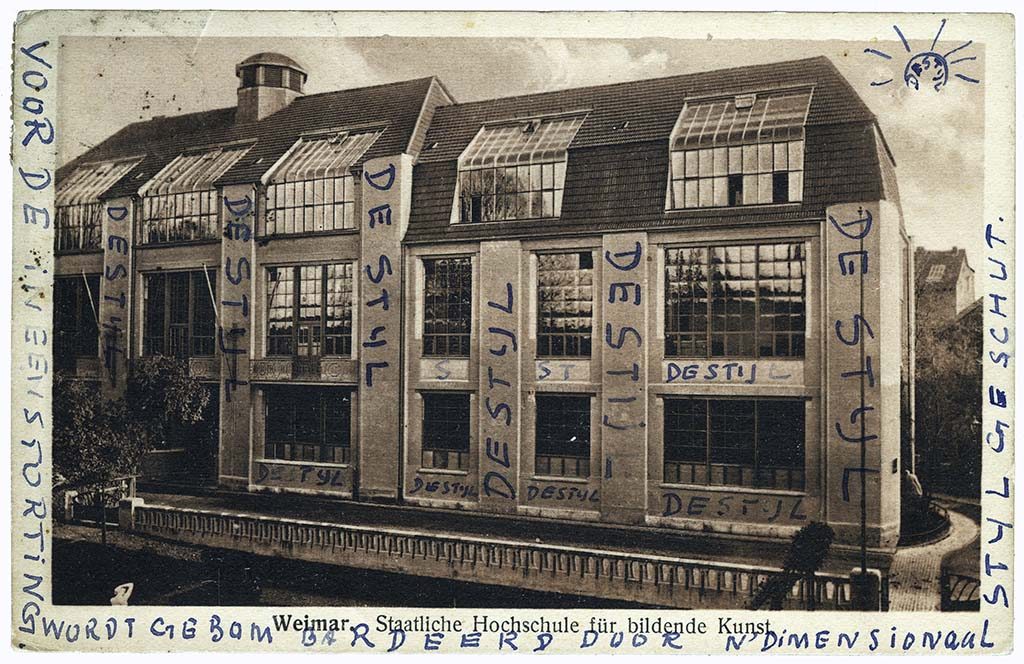 100 jaar Bauhaus -kaart-Weimar met teksten Theo van Doesburg