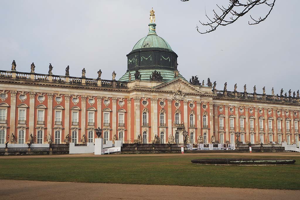 Potsdam-Neues-Palais-vanuit-het-park-foto-Wilma-Lankhorst