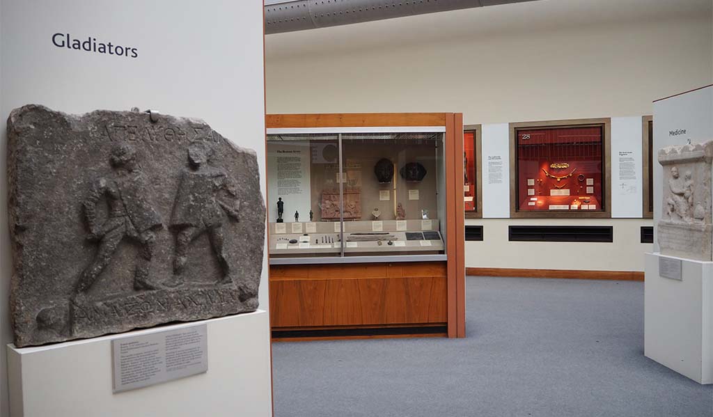 Gladiatoren_-reliëf-twee-vrouwelijke-Gladiatoren-Amazon-en-Achillia-Halicarnassus-Turkije_coll-Brits-Museum_foto-Wilma-Lankhorst.