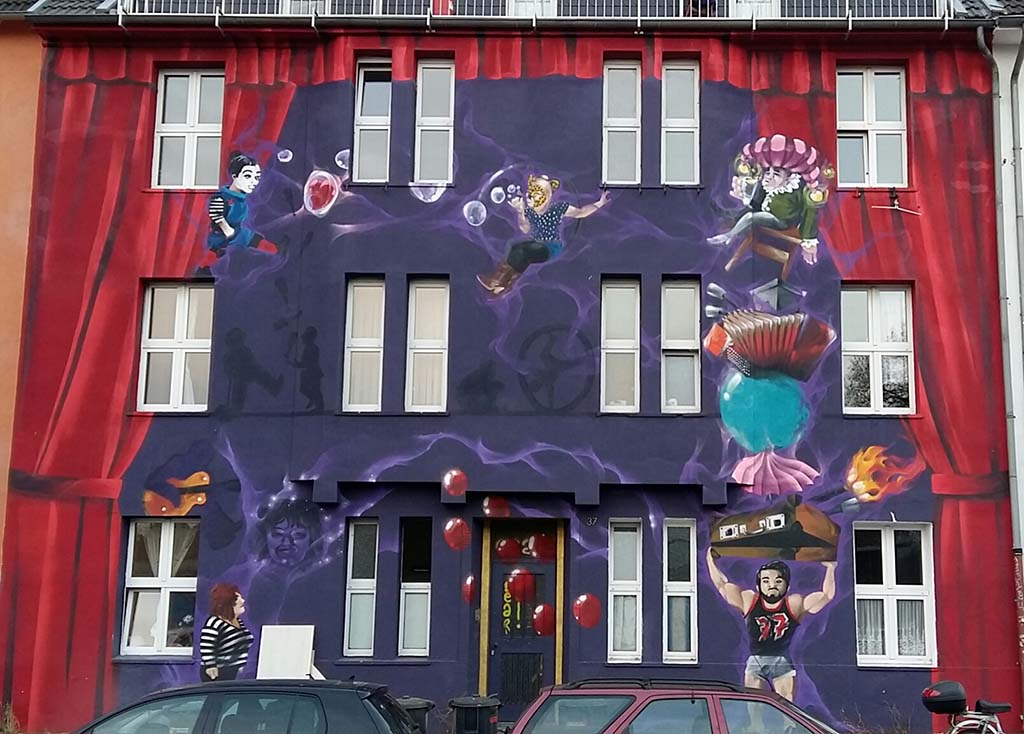 Dusseldorf-Kieferstrasse-Street-art-Behind-the-curtain-foto-Wilma-Lankhorst
