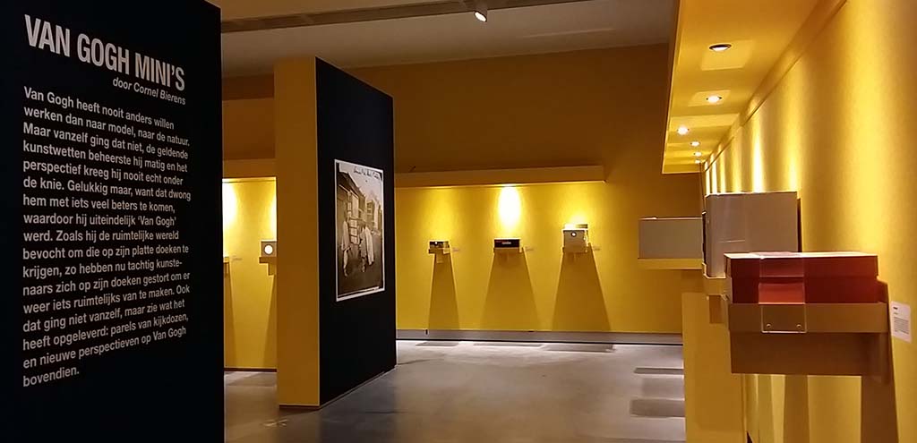 Moti Museum80-Van-Gogh-minis-zaaloverzichtfoto-Wilma-Lankhorst