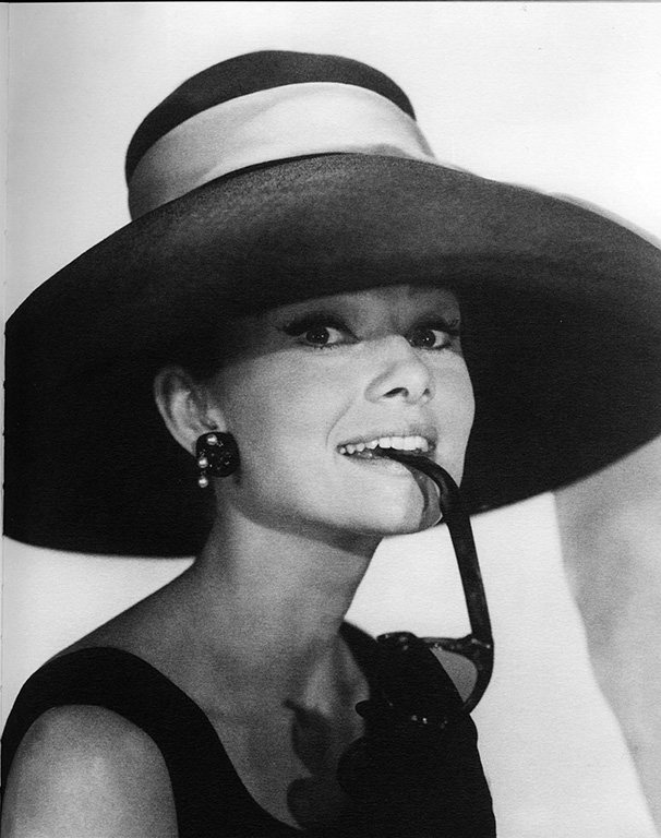 Audrey-Hepburn-in-Breakfast-at-Tiffany’s.-Foto_-Donaldson-Collection_Getty-Image