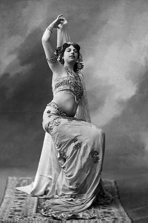 Mata-Hari-als-danseres-in-Parijs