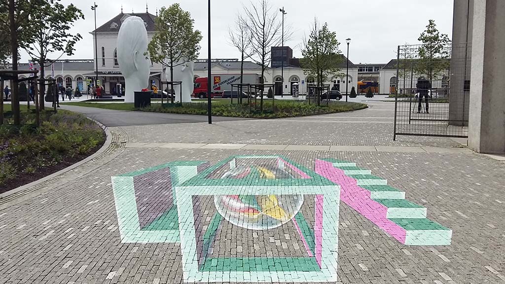 Planeet-Escher-2e-werk-Leon-Keer-Station-Leeuwarden-foto-Wilma-Lankhorst