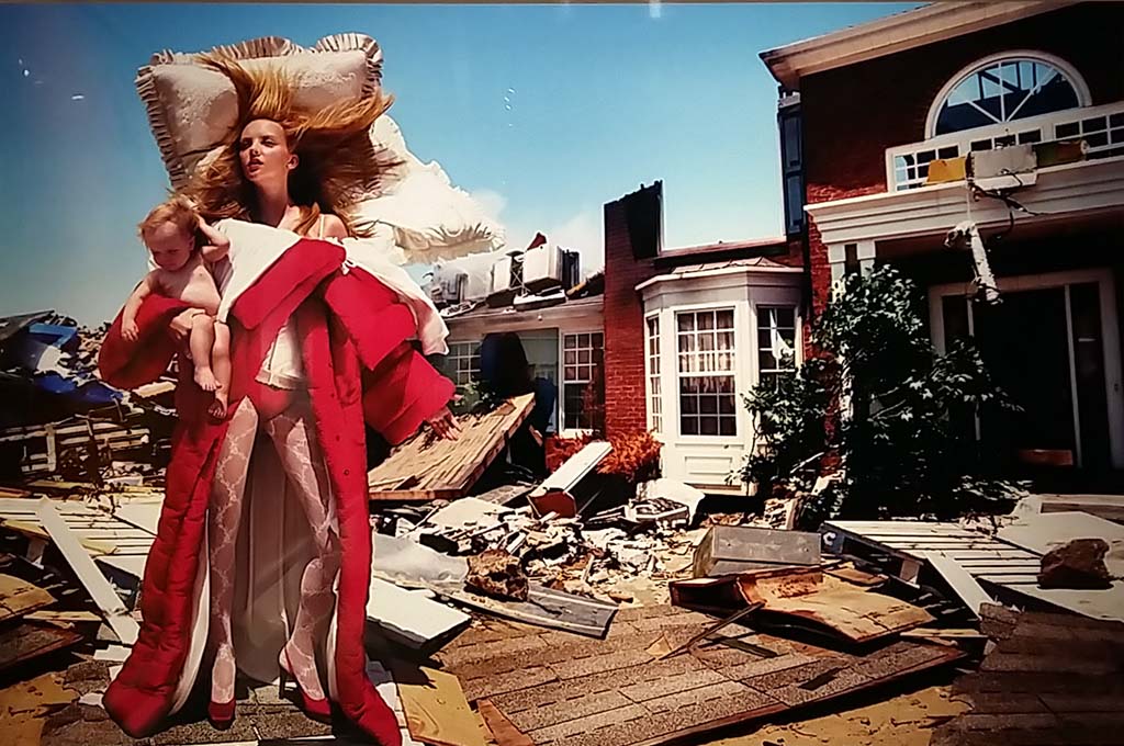 David-LaChapelle-the-house-at-the-end-of-the-world-New-YOrk-2005.