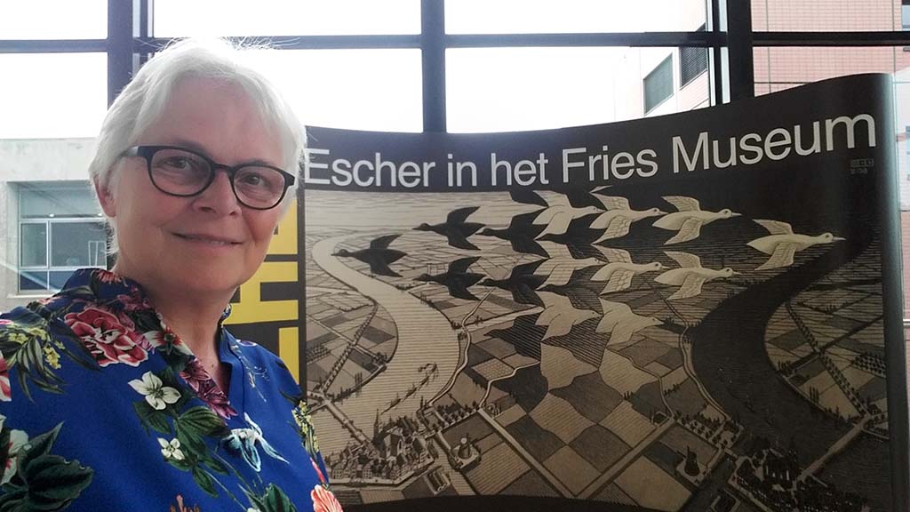Escher_op_reis_selfie-in-_Fries_Museum-Wilma-Lankhorst.