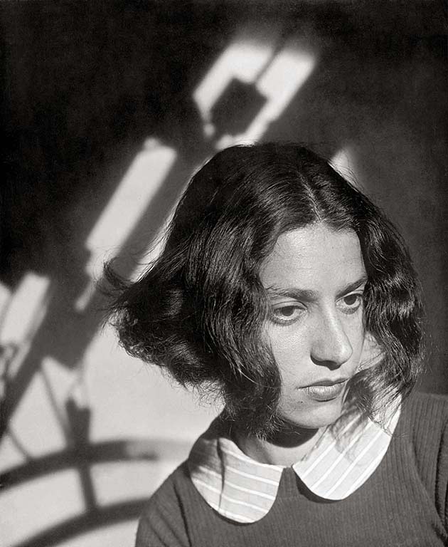 Eva-Besnyo-portret-1937-LR-©-Cas_Oorthuys