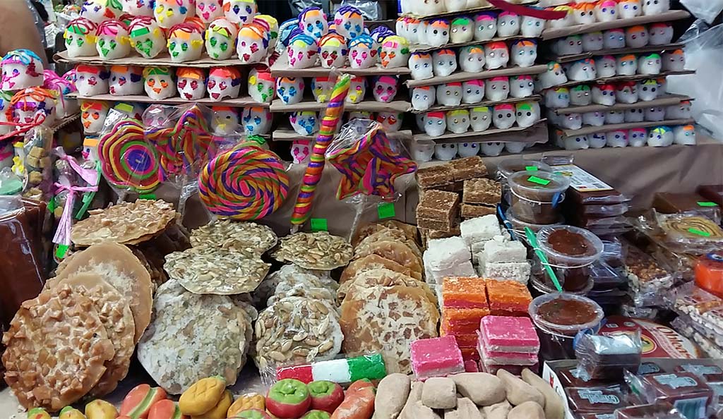 Dia_de_-los_Muertos-Cancun-Mercado-23-snoepgoed-foto-Wilma-Lankhorst.