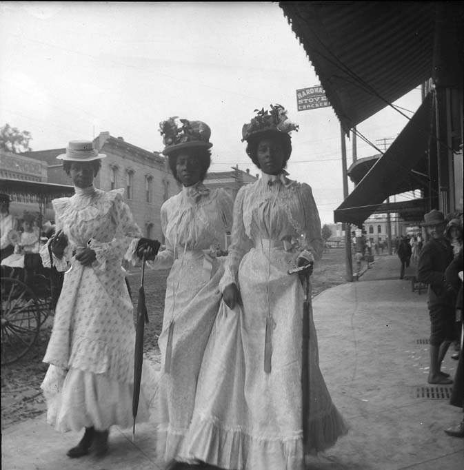 Gabriele-Münter-foto_3 Frauen Texas 1899-1900