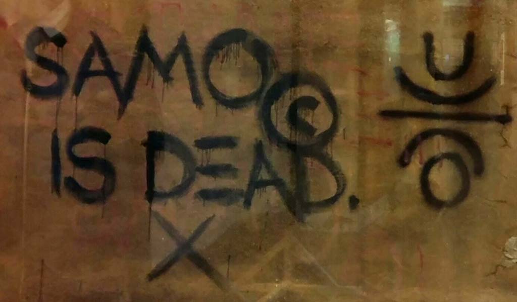 Basquiat_graffiti-SAMO-is-dead-1980-NYC-foto-Wilma-Lankhorst
