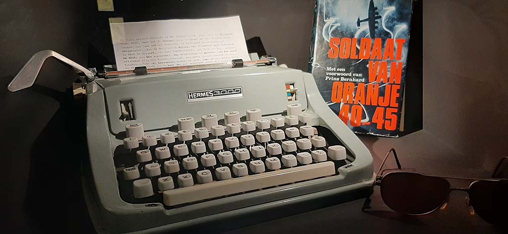 Engelandvaarders type typemachine waarop Erik Hazelhoff Roelfzema zijn tekten schreef © foto Wilma_Lankhorst.