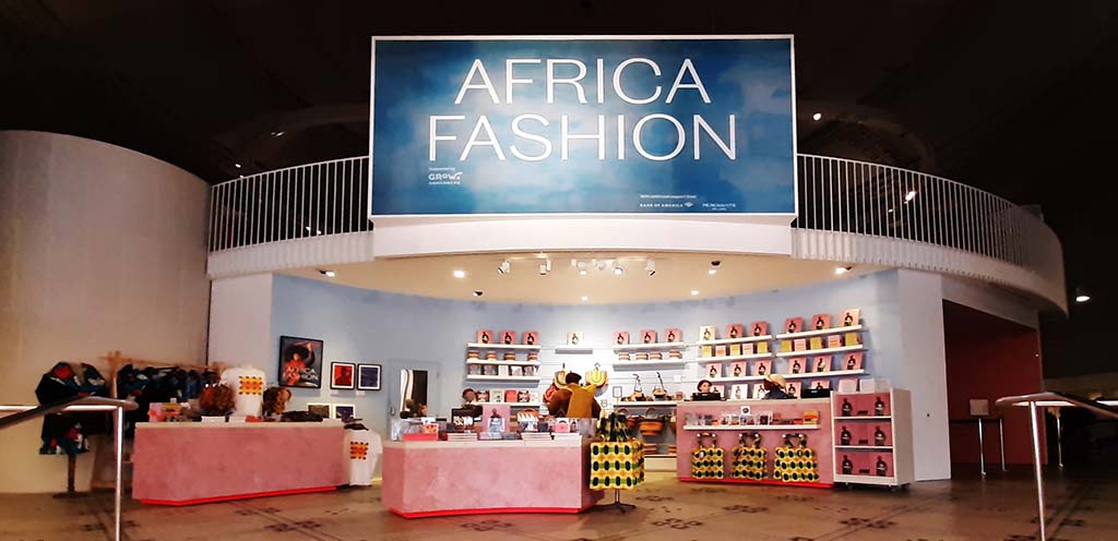 Africa Fashion Entree en winkel bij de expositie in het Victoria & Albert Museum © foto Wilma_Lankhorst