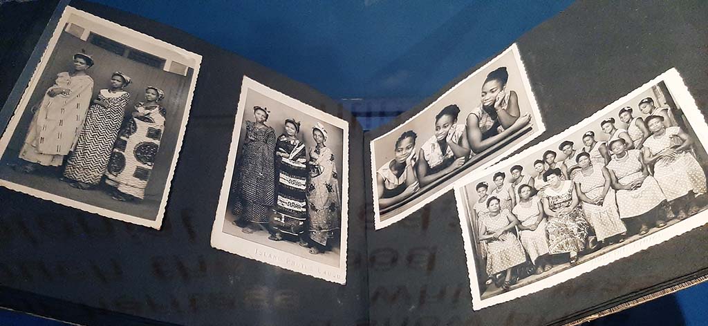 Africa Fashion Mbeledogu familie fotoalbum (Nigeria begin 1950) © foto Wilma_Lankhorst.