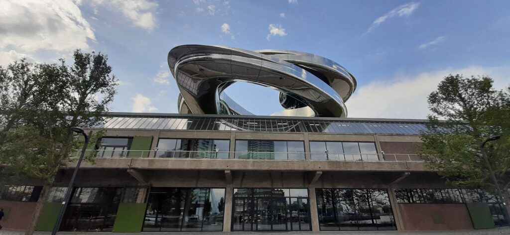 Fenix De Tornado op het dak van Fenix © MAD Architects (2018-2025) © foto Wilma_Lankhorst.jpg