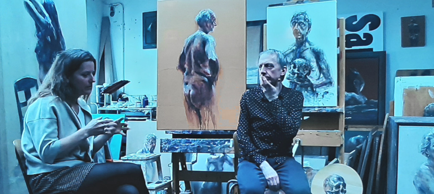 Sam_Drukker header Maite van Dijk (l) in gesprek met Sam Drukker (r) in zijn atelier © videostill