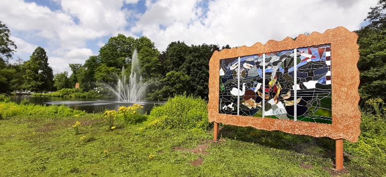 Sonsbeek Sfeerbeeld Park Sonsbeek met Sint Jansbeek en r. glas-in-lood Fanja Bouts © foto Wilma_Lankhorst